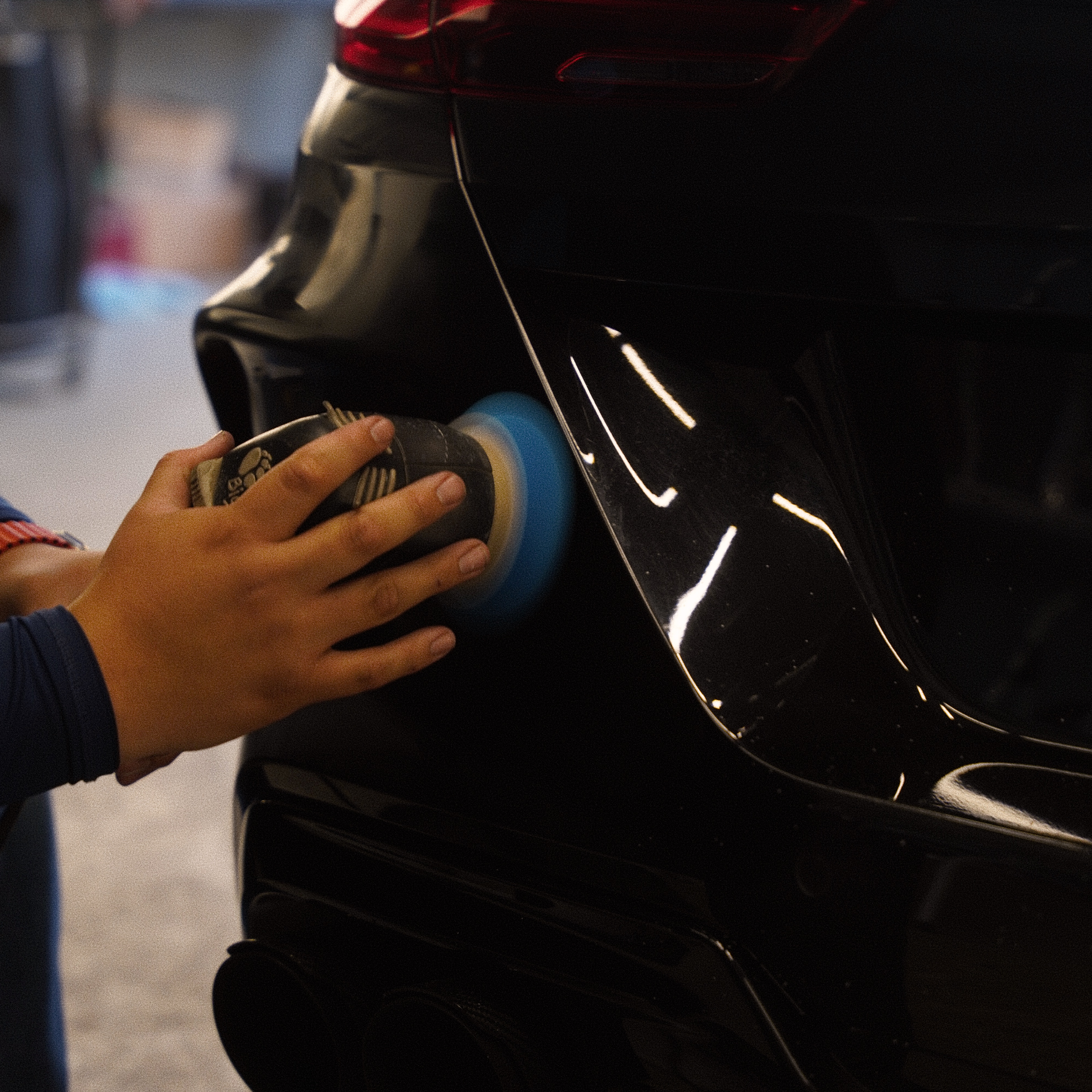 Hand polisher